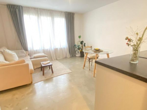 Modern Sunny Flat in Neukolln